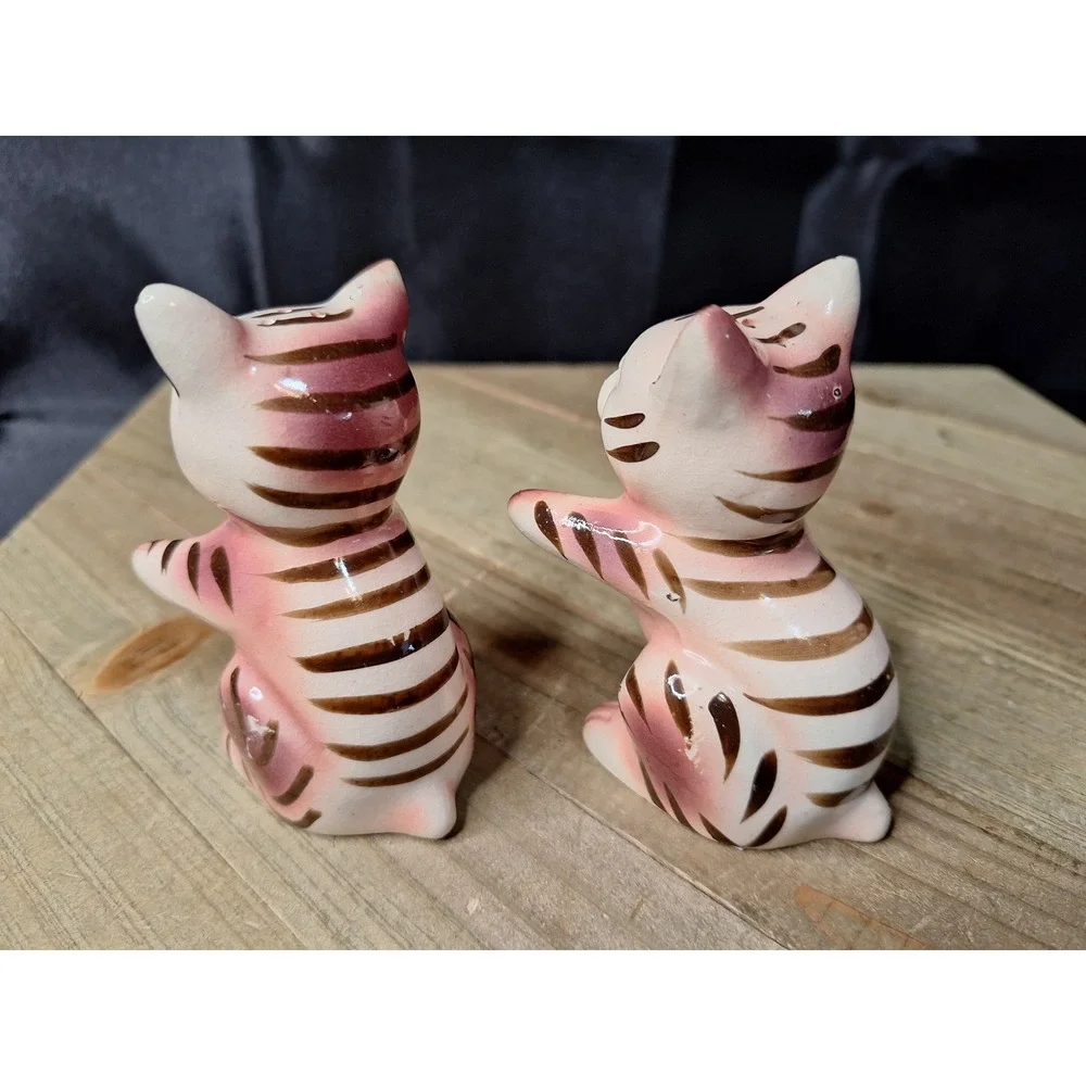 Vintage 1940s Kitsch Pink Tabby Cat Ceramic Salt & Pepper Shakers Occupied Japan